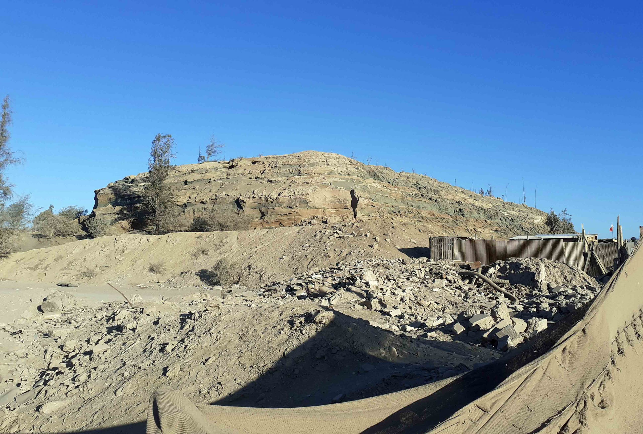 Relave, escombros y desierto: Obra de artista copiapina y su periférica visión de Atacama
