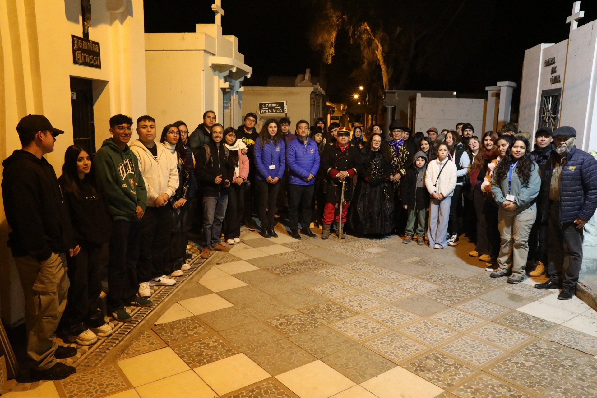 Un centenar de personas disfrutaron de la “Ruta del Silencio” en el Cementerio Municipal de Copiapó